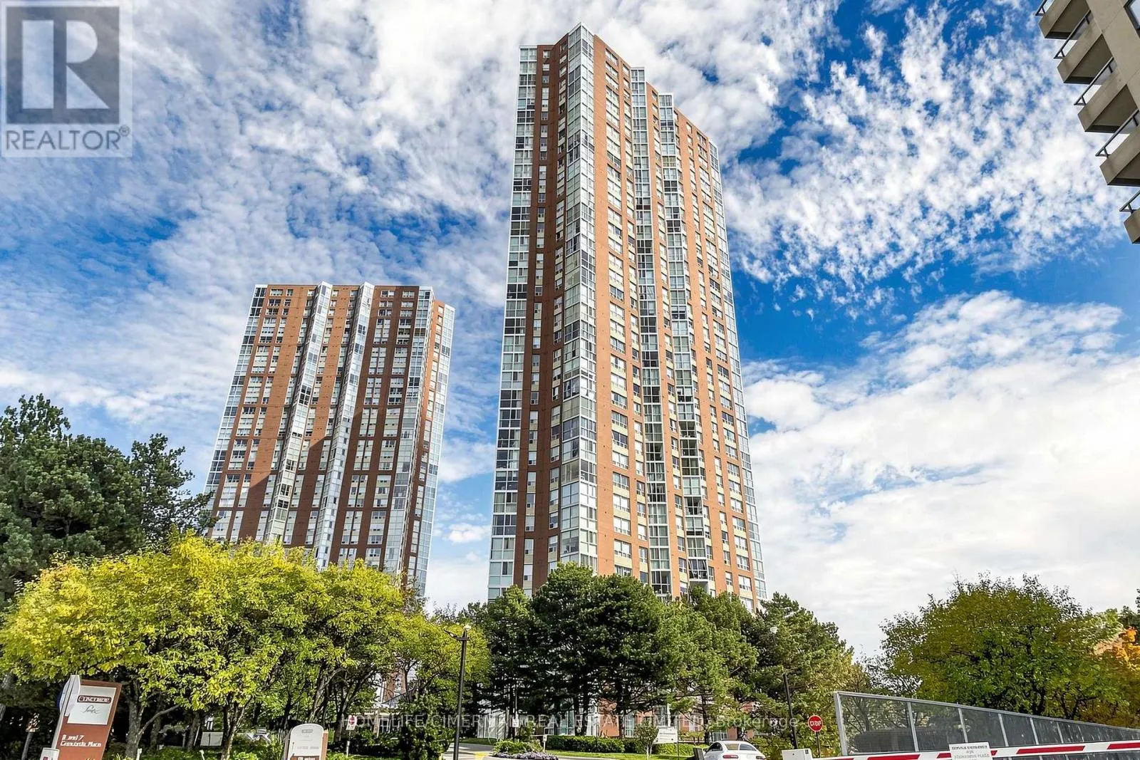 3302 - 5 CONCORDE PLACE