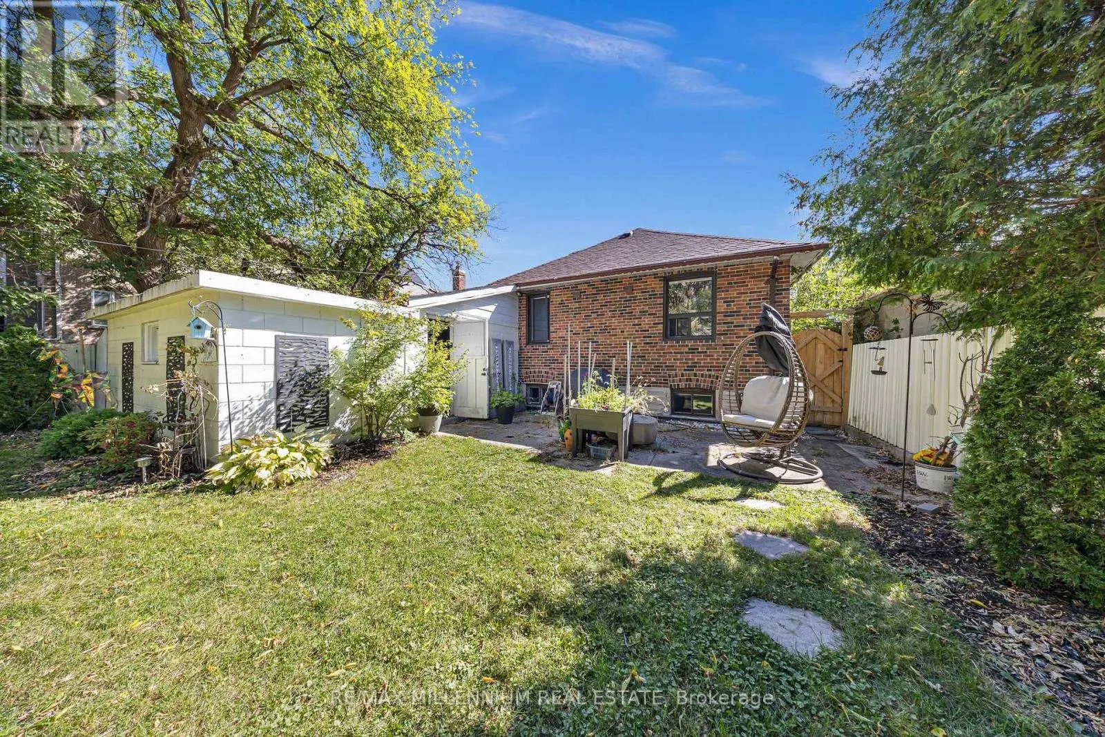 16 SULTANA AVENUE