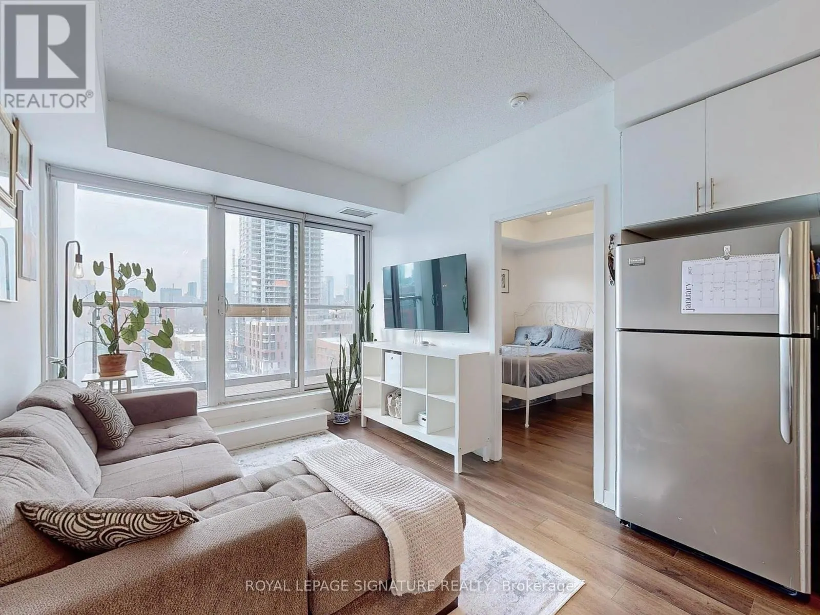 1002 - 260 SACKVILLE STREET