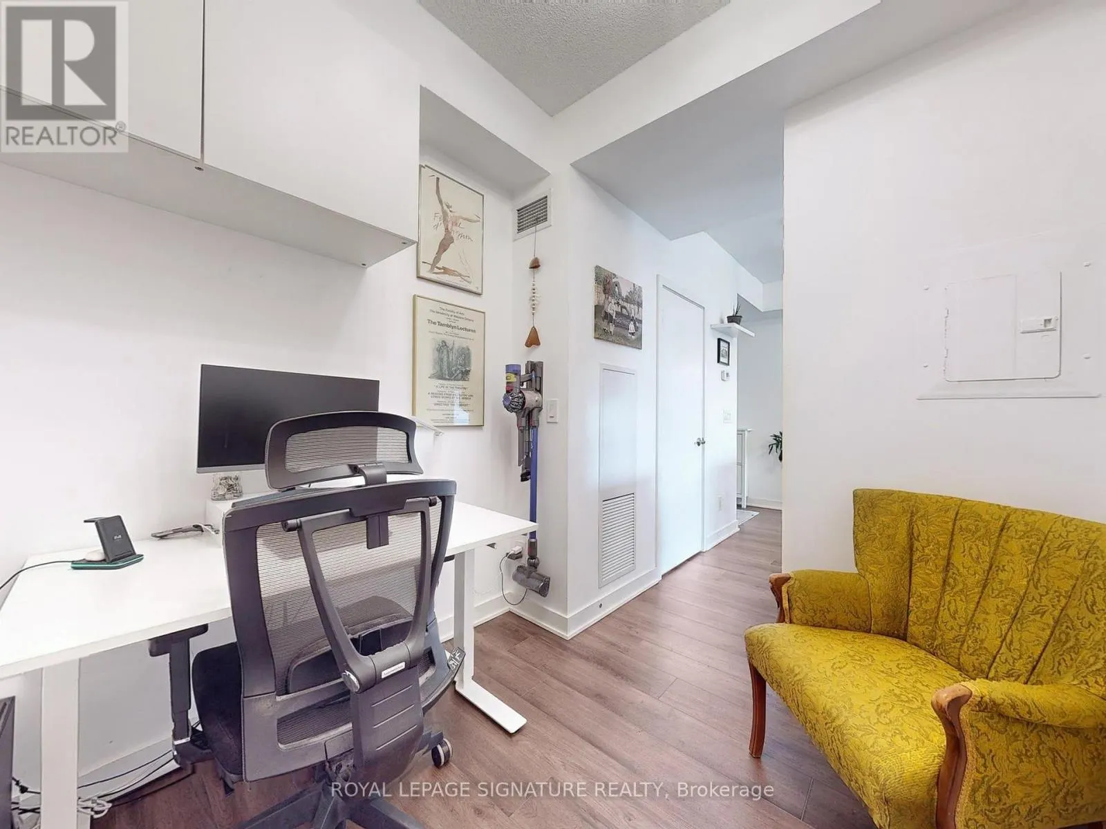 1002 - 260 SACKVILLE STREET