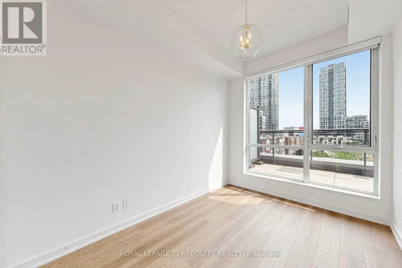 415 - 55 REGENT PARK BOULEVARD
