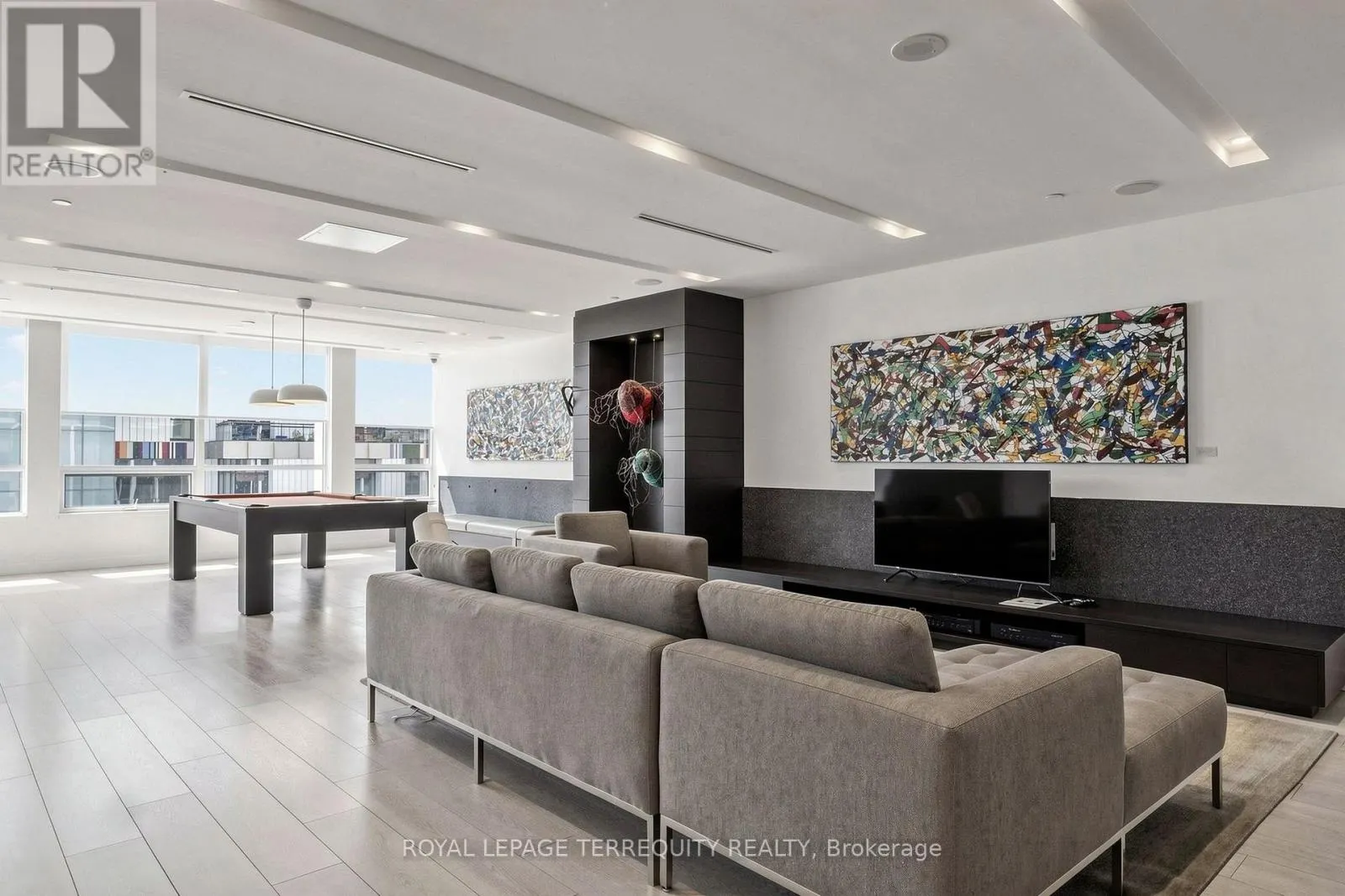 415 - 55 REGENT PARK BOULEVARD