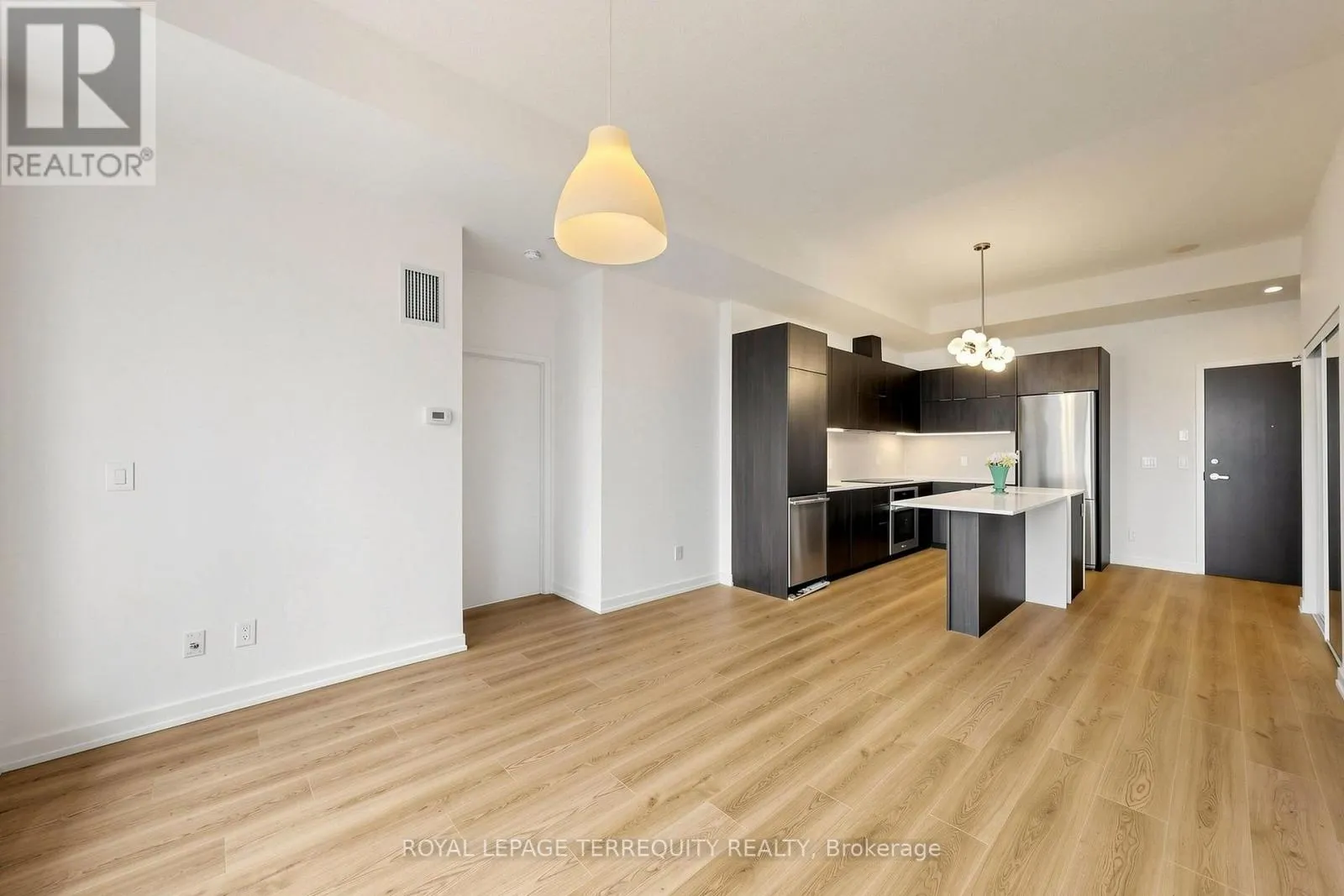 415 - 55 REGENT PARK BOULEVARD