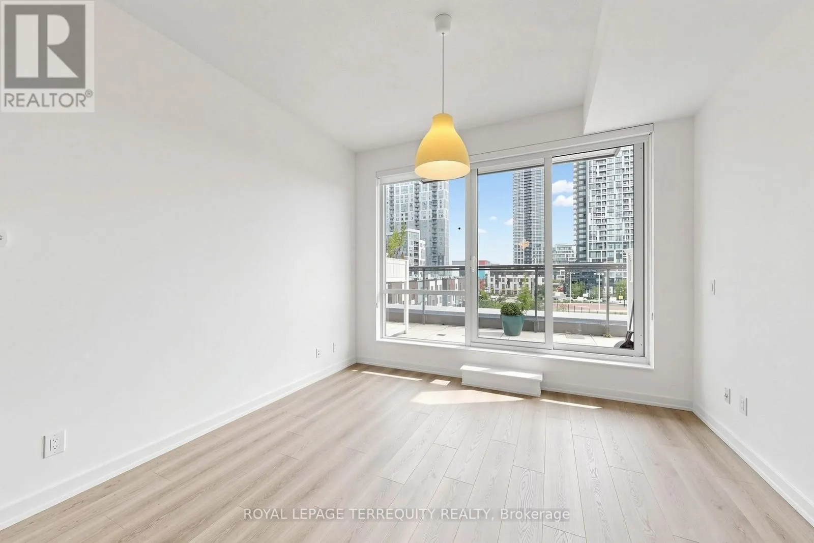 415 - 55 REGENT PARK BOULEVARD