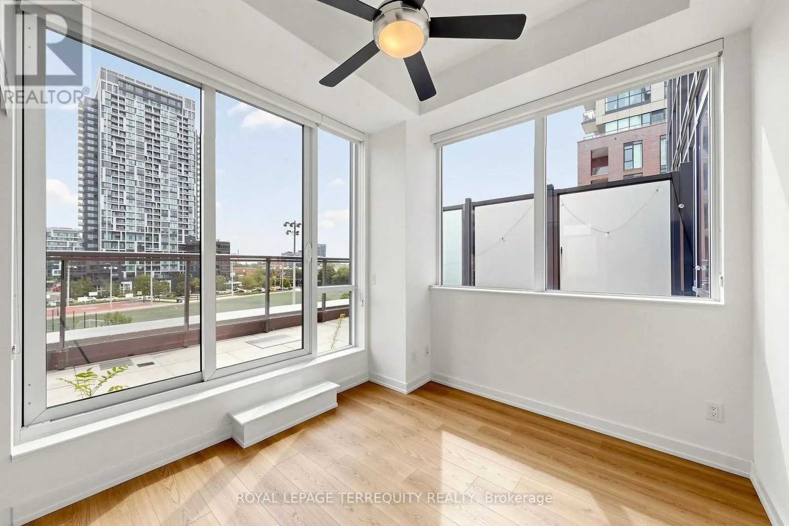 415 - 55 REGENT PARK BOULEVARD