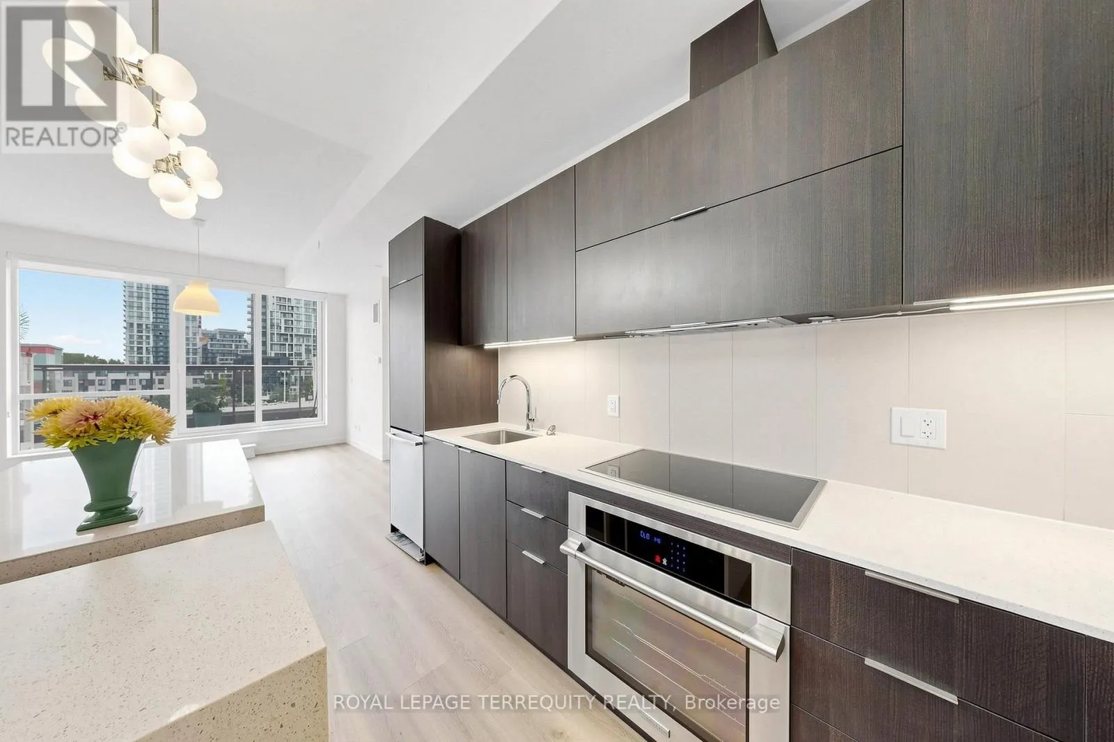 415 - 55 REGENT PARK BOULEVARD