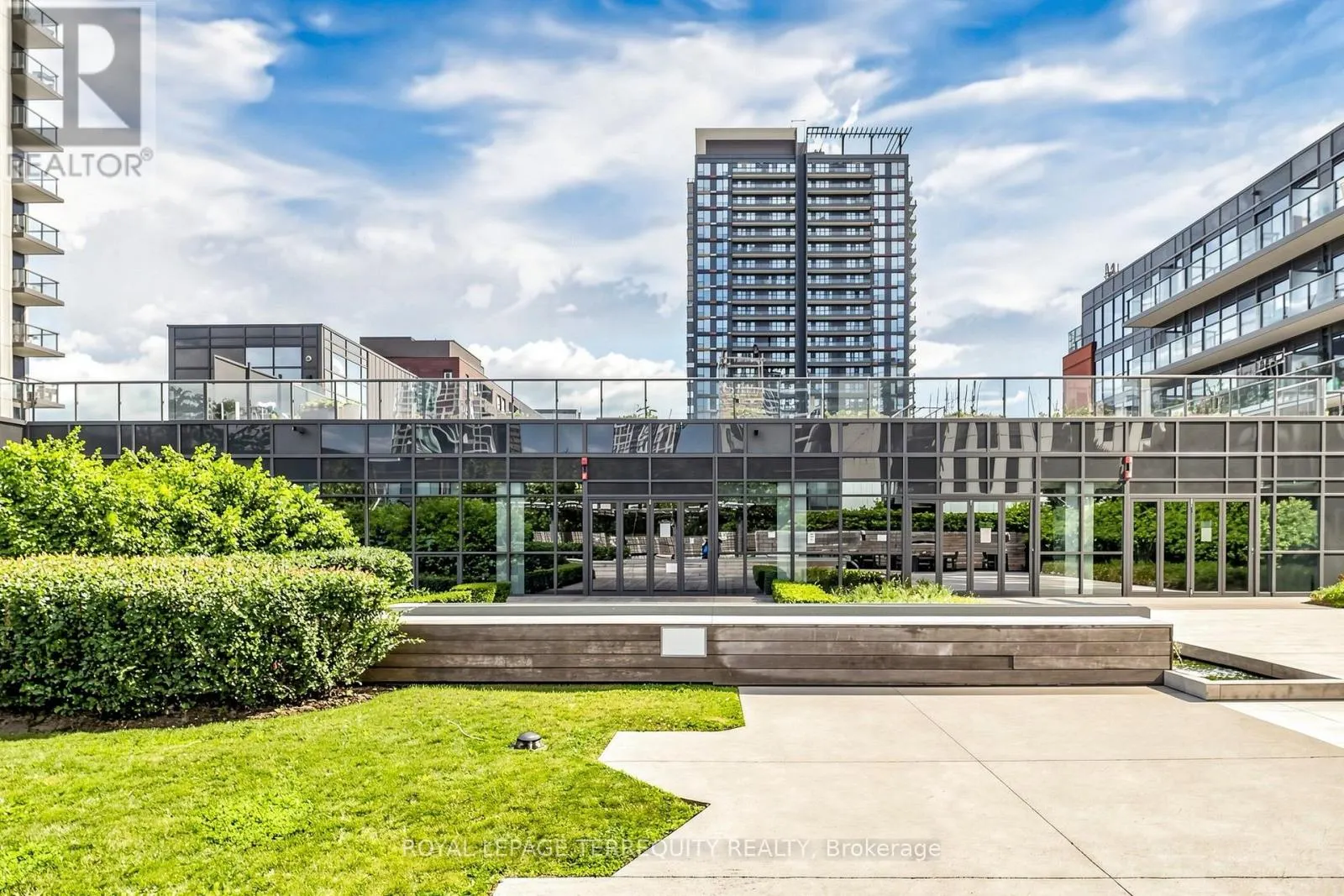 415 - 55 REGENT PARK BOULEVARD