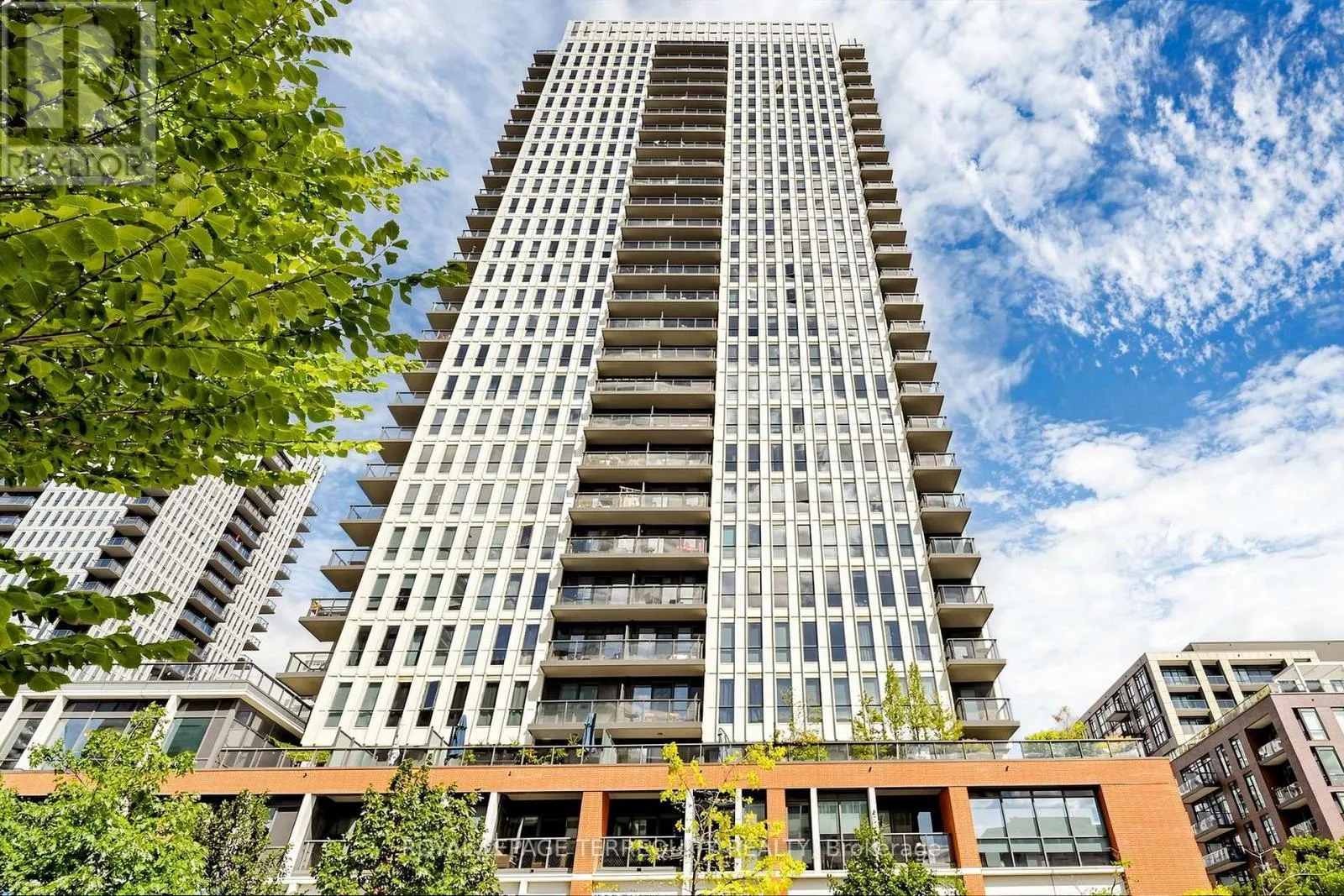 415 - 55 REGENT PARK BOULEVARD