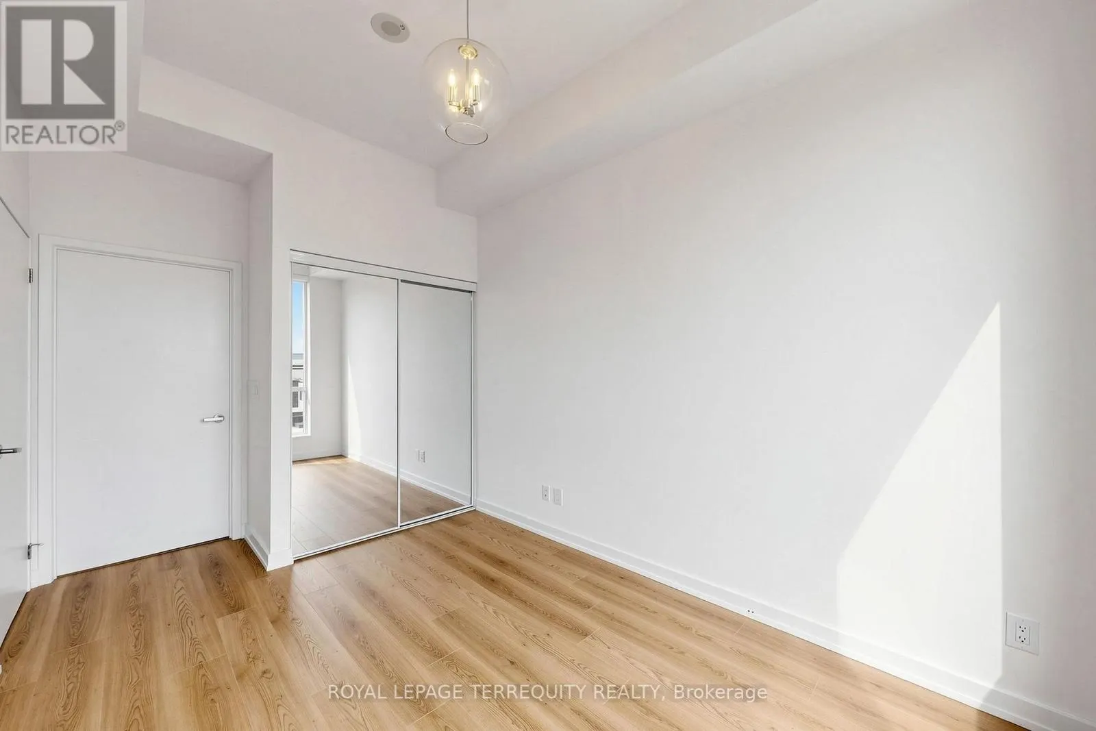 415 - 55 REGENT PARK BOULEVARD