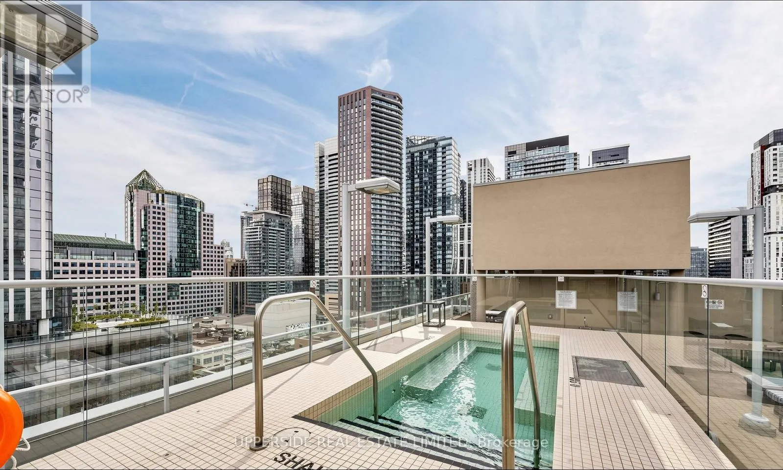 607 - 126 SIMCOE STREET