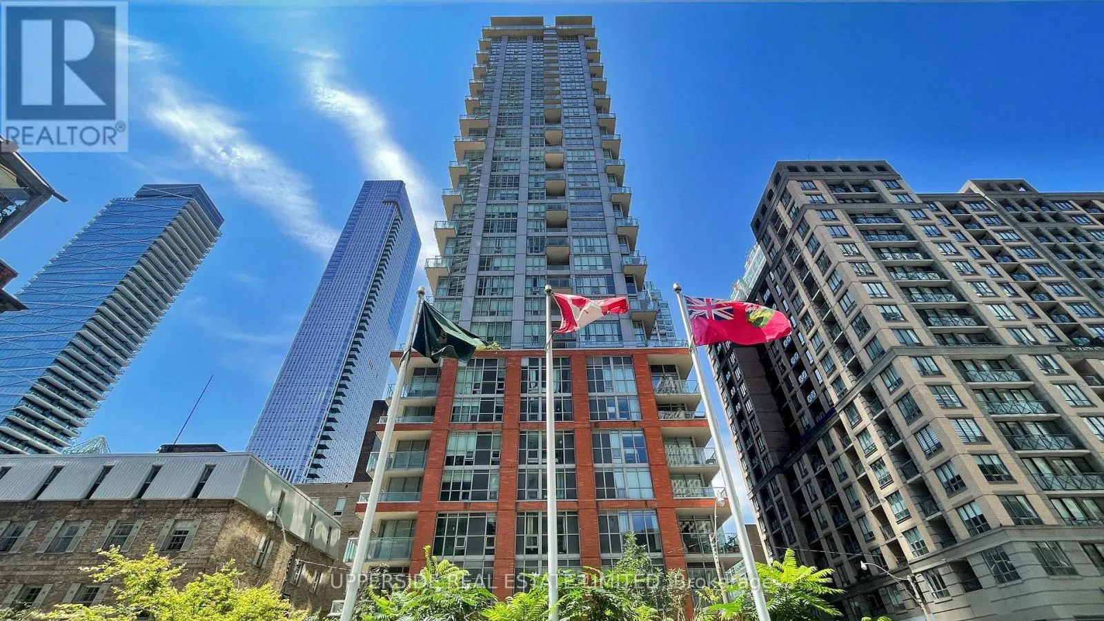 607 - 126 SIMCOE STREET