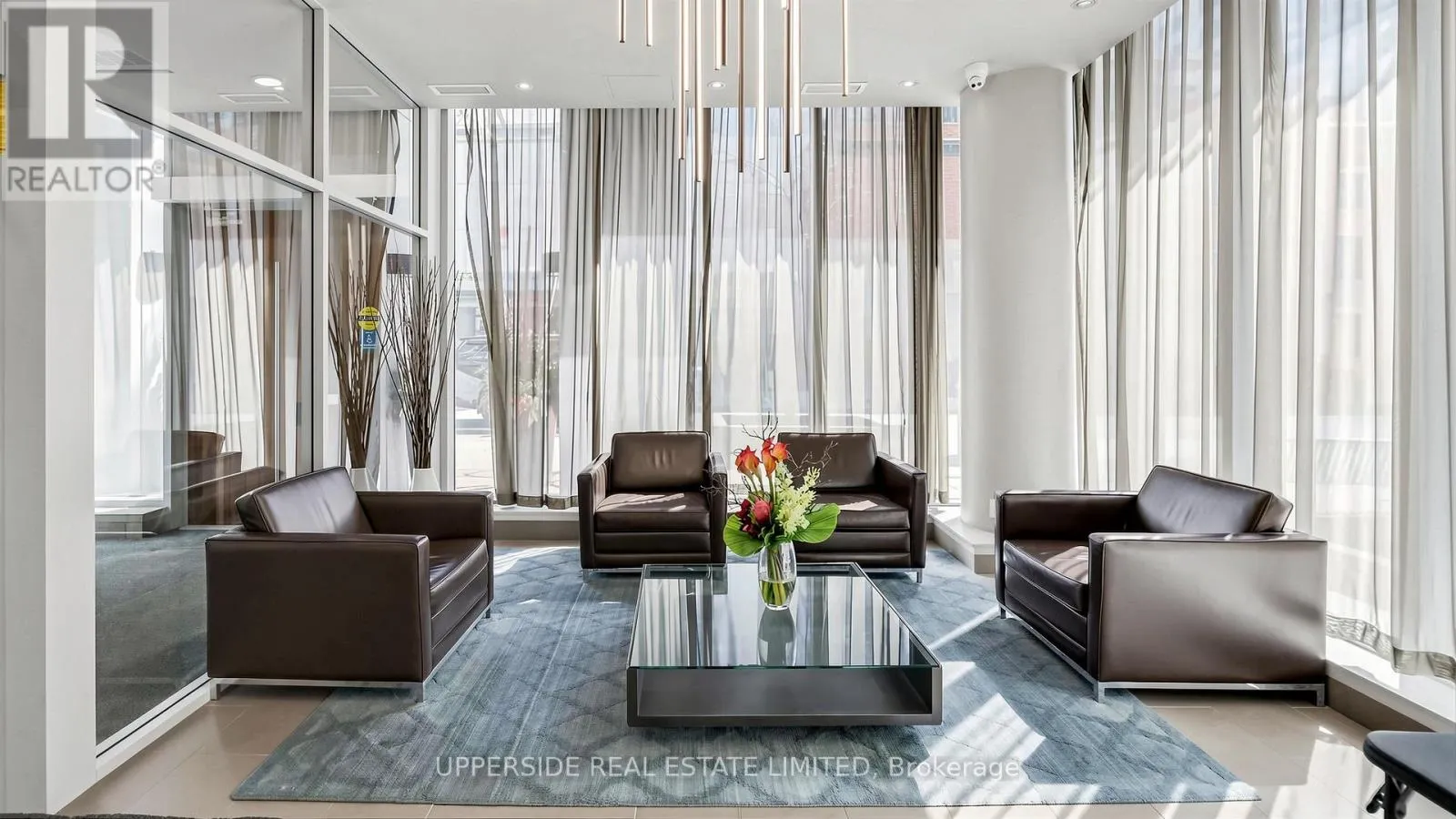 607 - 126 SIMCOE STREET