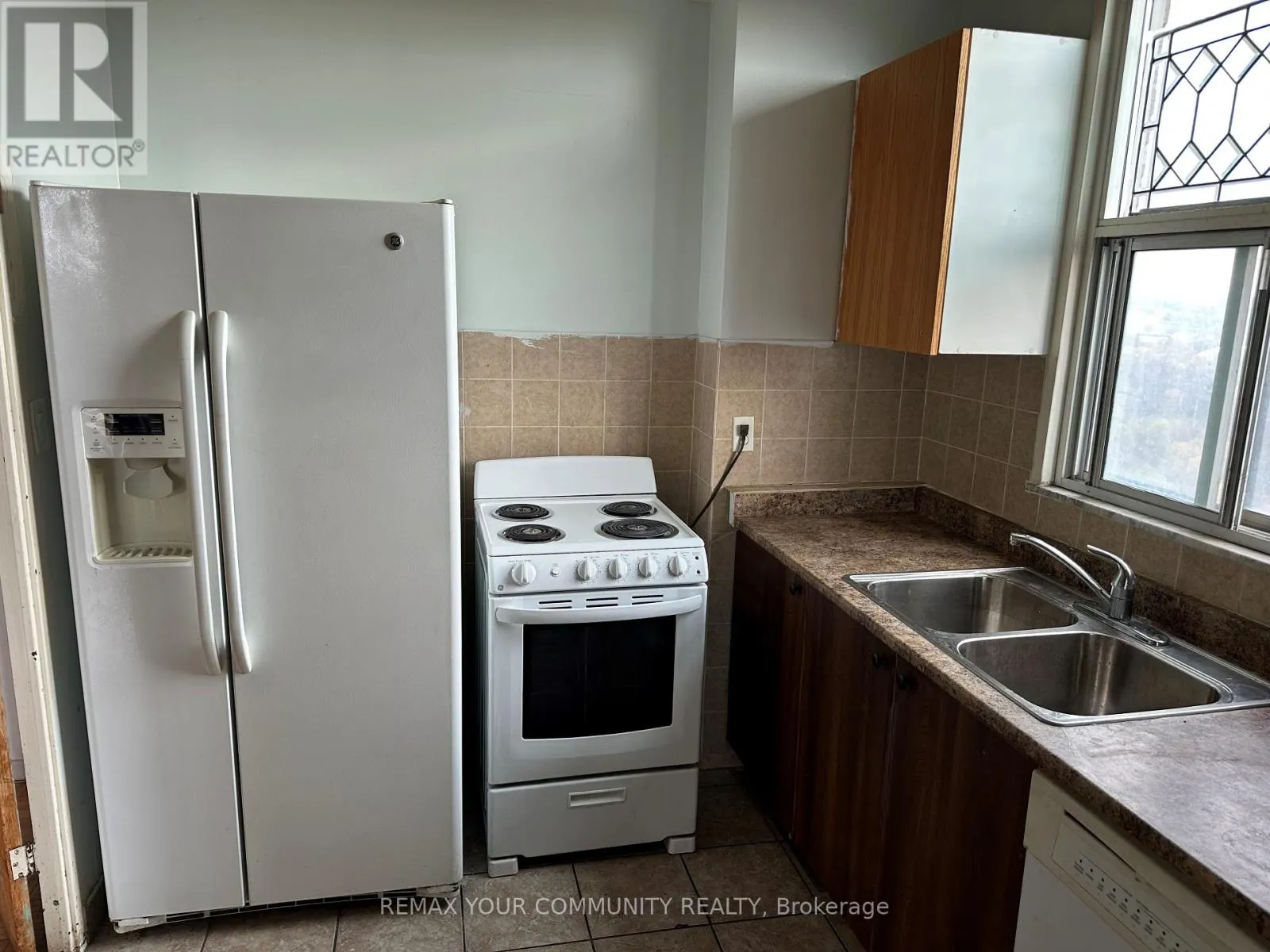 1603 - 15 VICORA LINKWAY