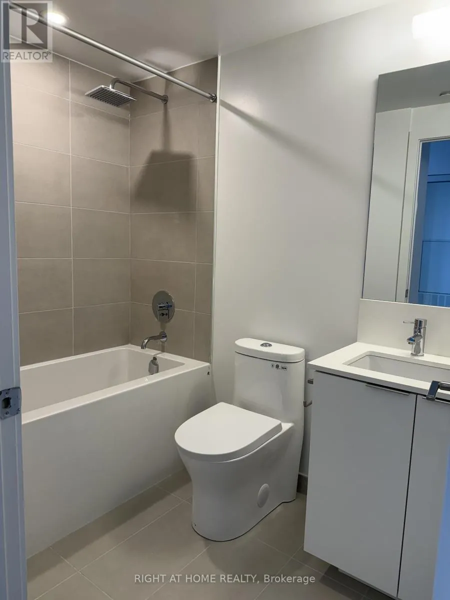 LP08 - 8 WELLESLEY STREET W