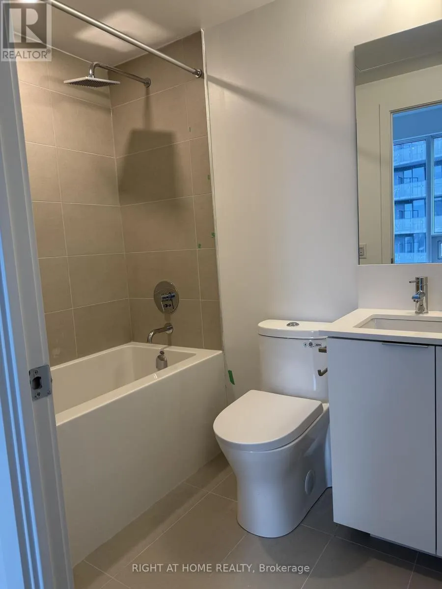 LP08 - 8 WELLESLEY STREET W
