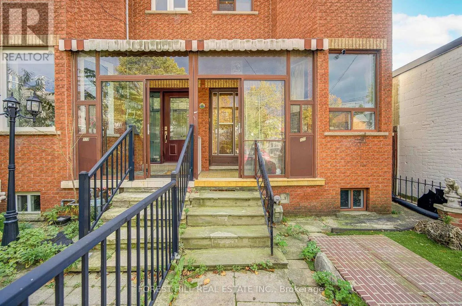 121 NIAGARA STREET