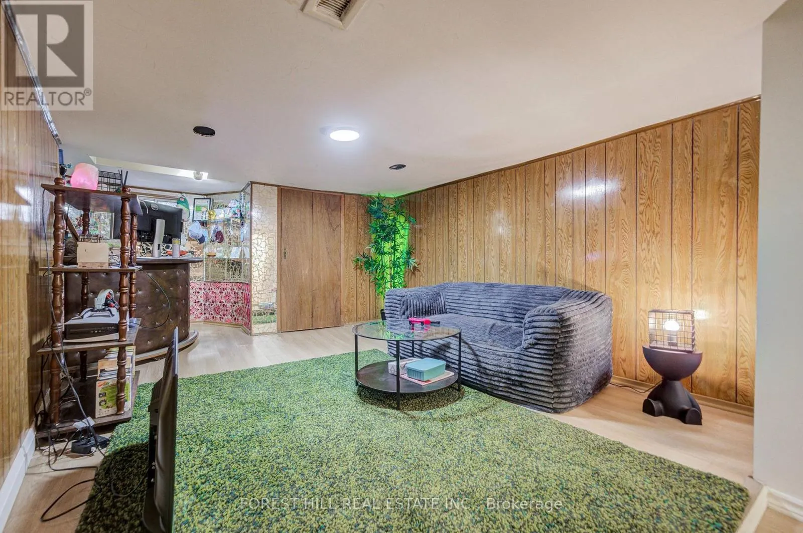 121 NIAGARA STREET