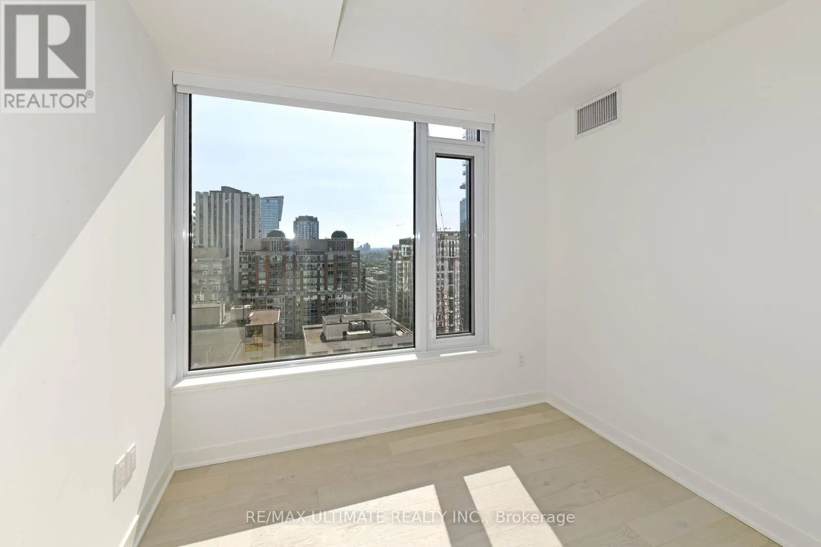 1713 - 11 YORKVILLE AVENUE