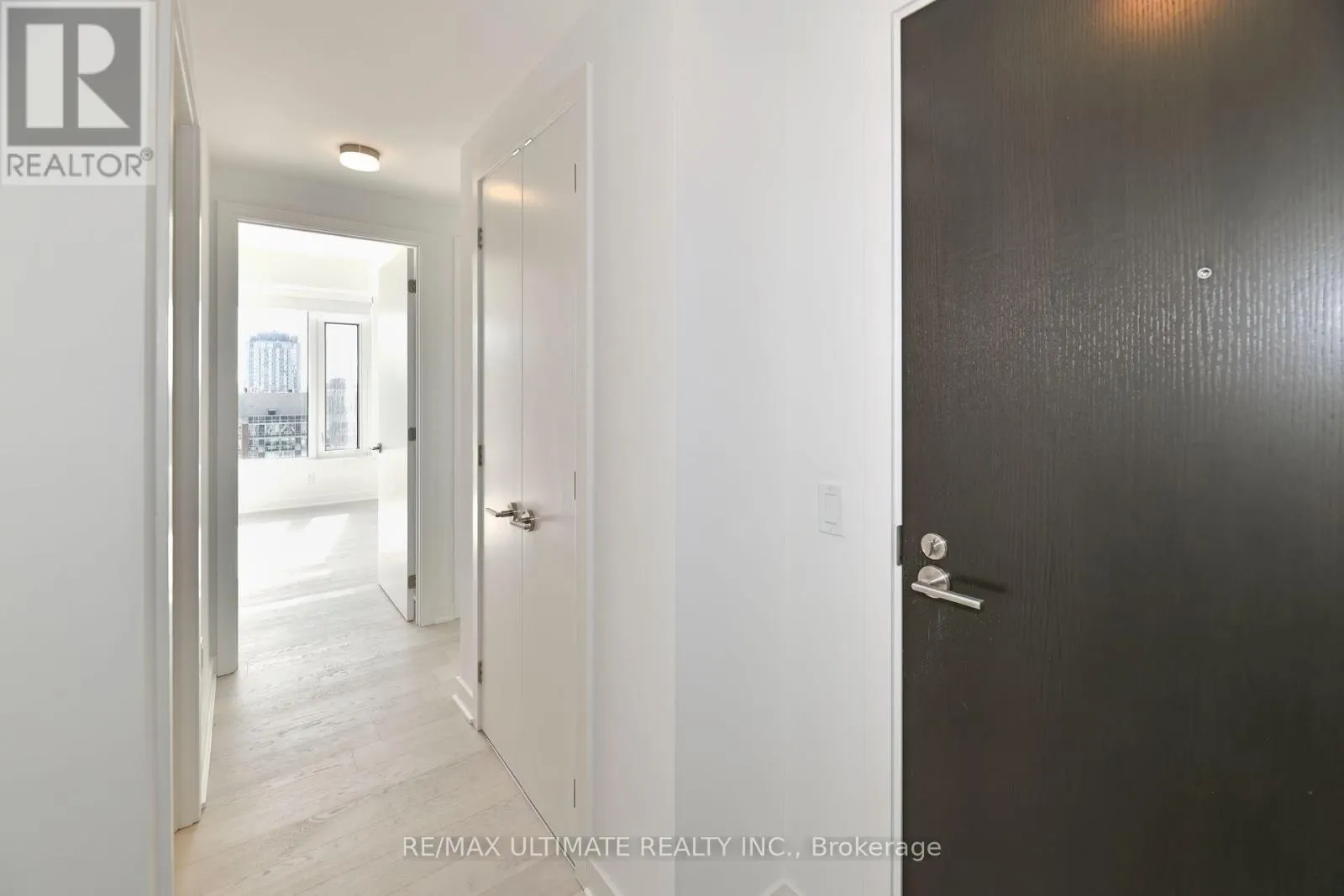 1713 - 11 YORKVILLE AVENUE