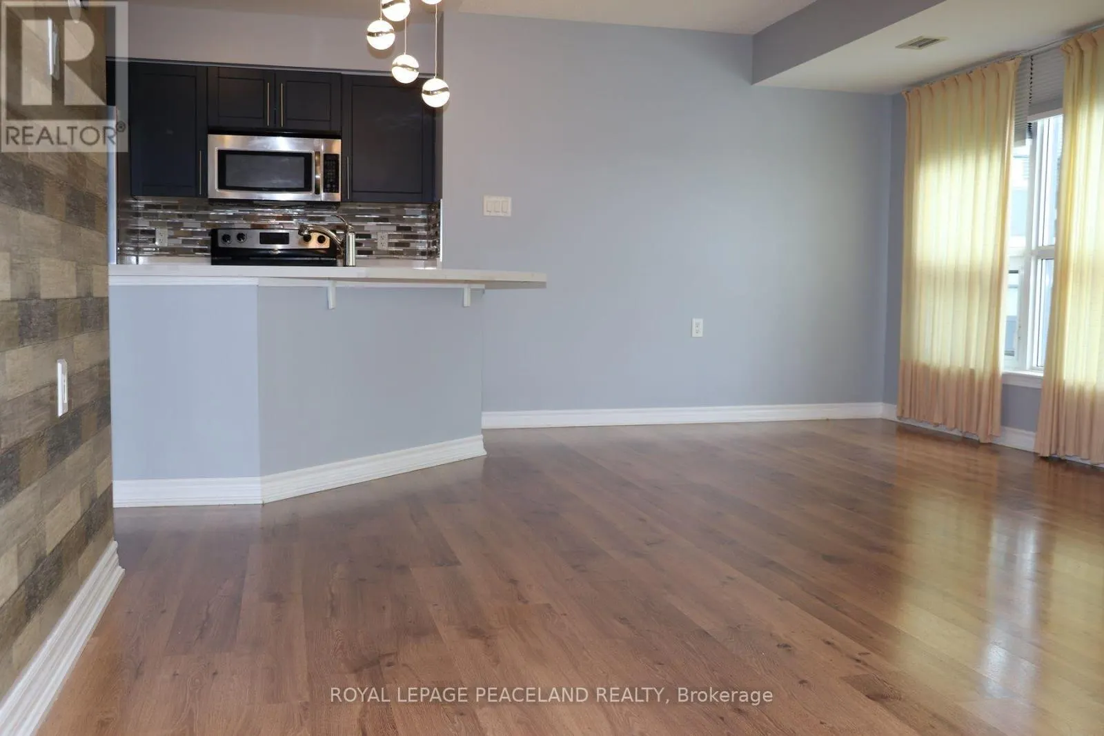 502 - 872 SHEPPARD AVE WEST AVENUE W
