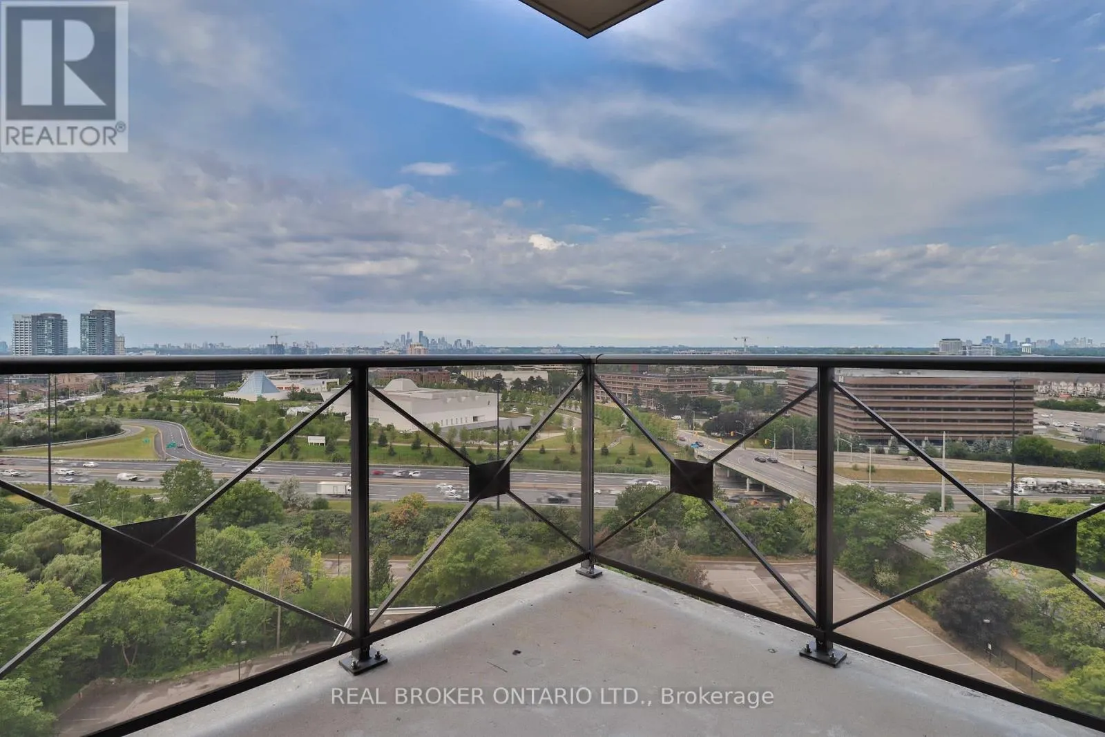 1505 - 135 WYNFORD DRIVE