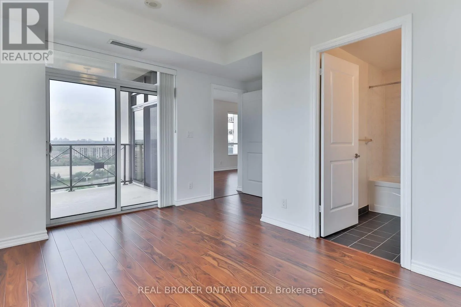 1505 - 135 WYNFORD DRIVE