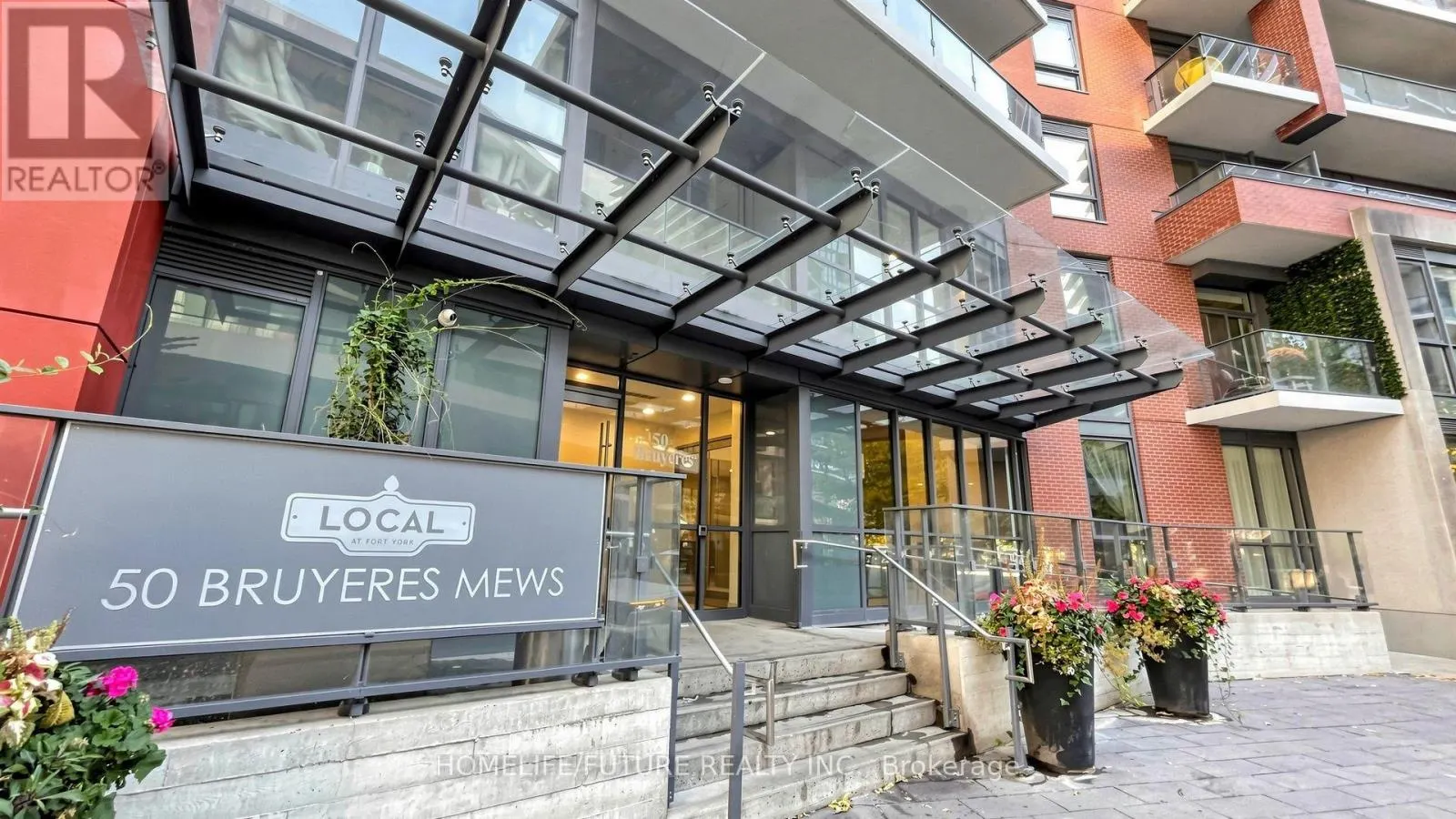 1005 - 50 BRUYERES MEWS