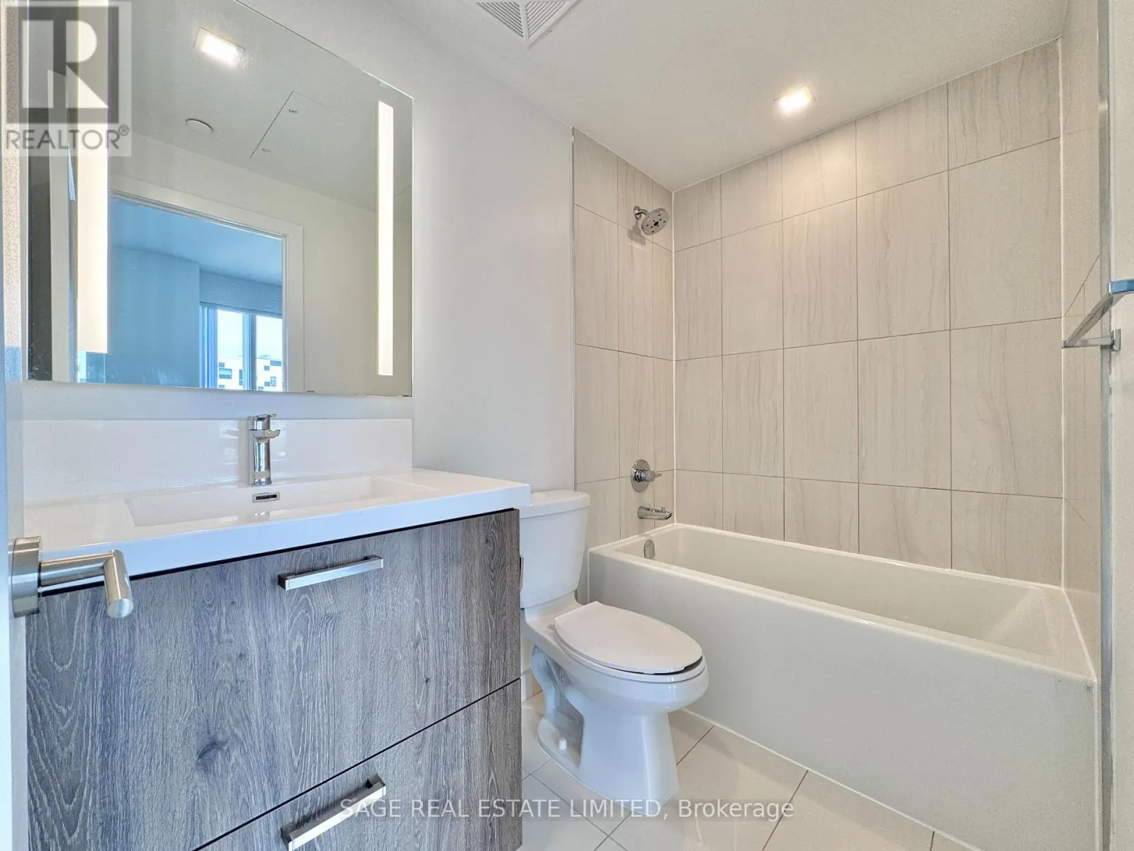 1105 - 50 MCCAUL STREET