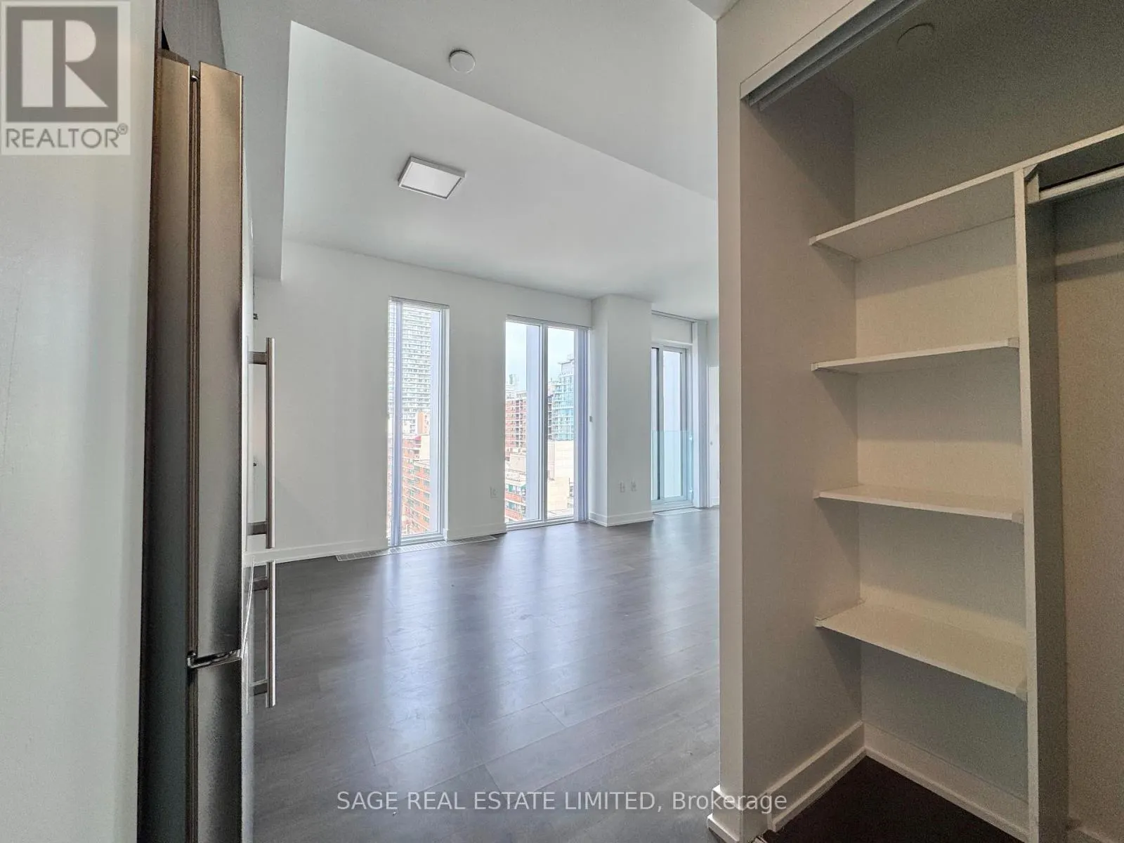 1105 - 50 MCCAUL STREET