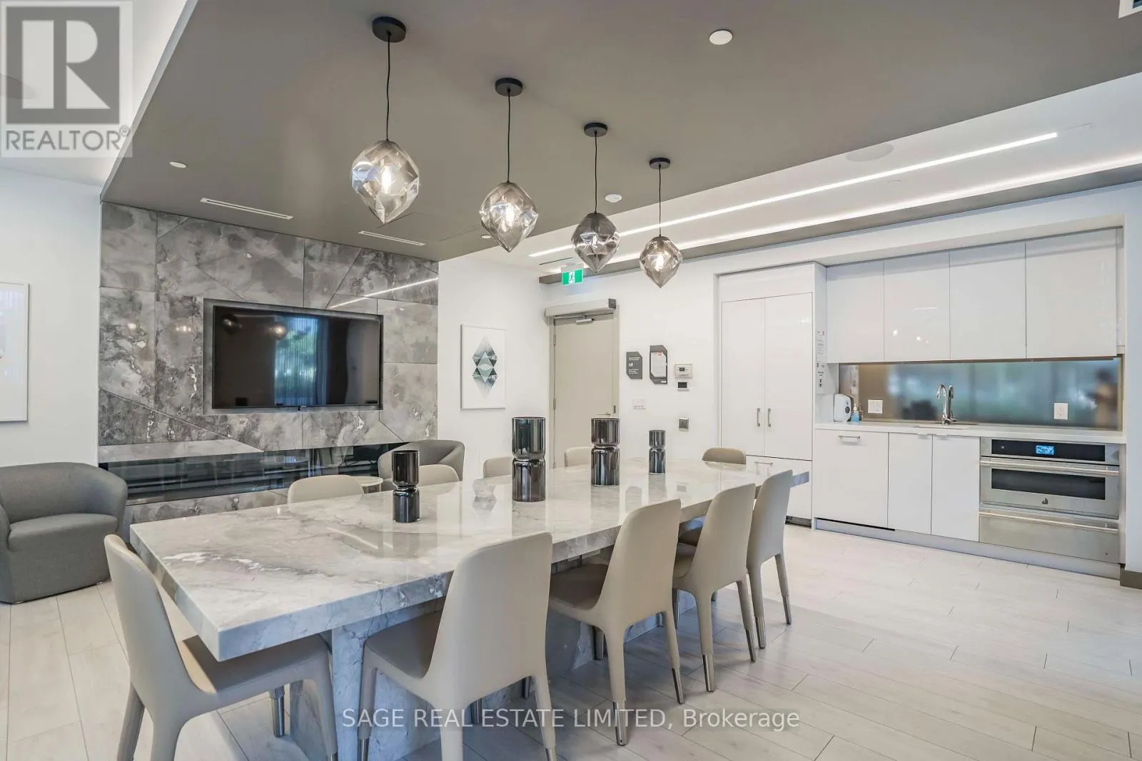 1105 - 50 MCCAUL STREET