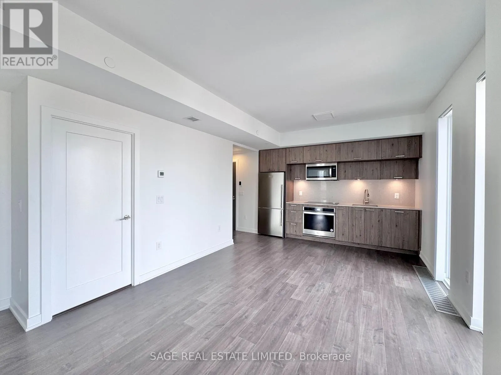 1105 - 50 MCCAUL STREET