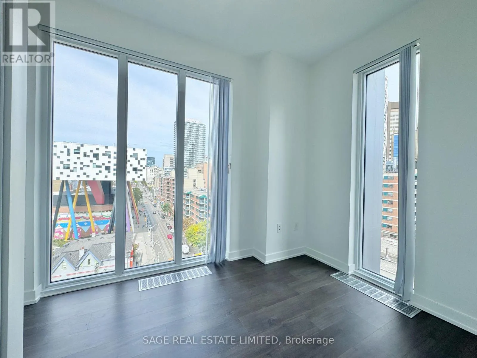1105 - 50 MCCAUL STREET