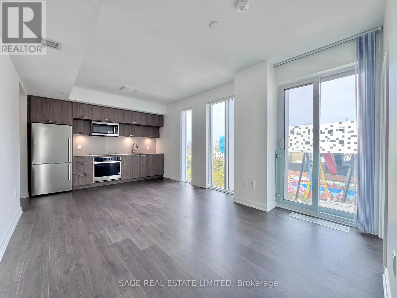 1105 - 50 MCCAUL STREET
