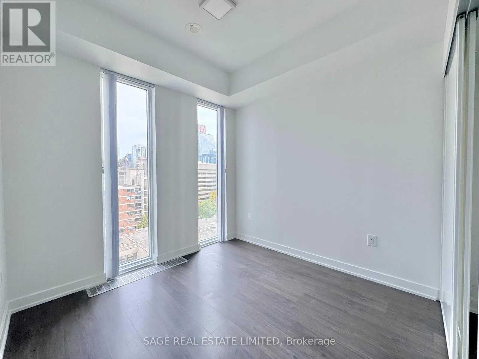 1105 - 50 MCCAUL STREET