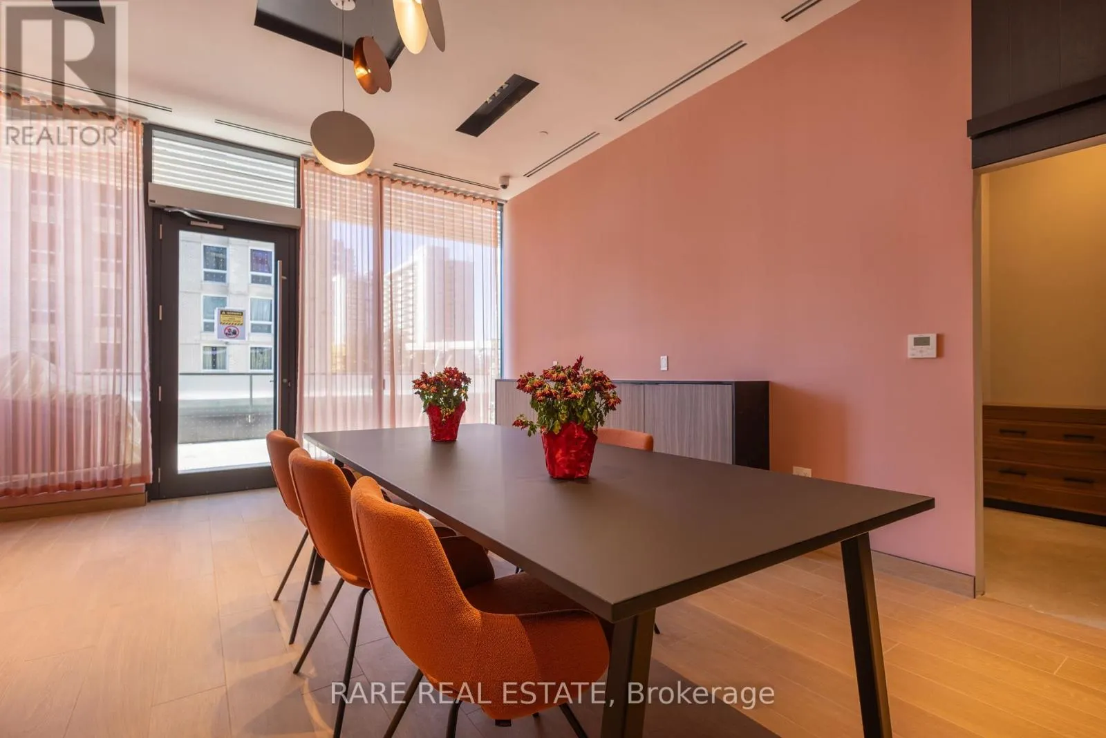 801 - 235 BALLIOLL STREET