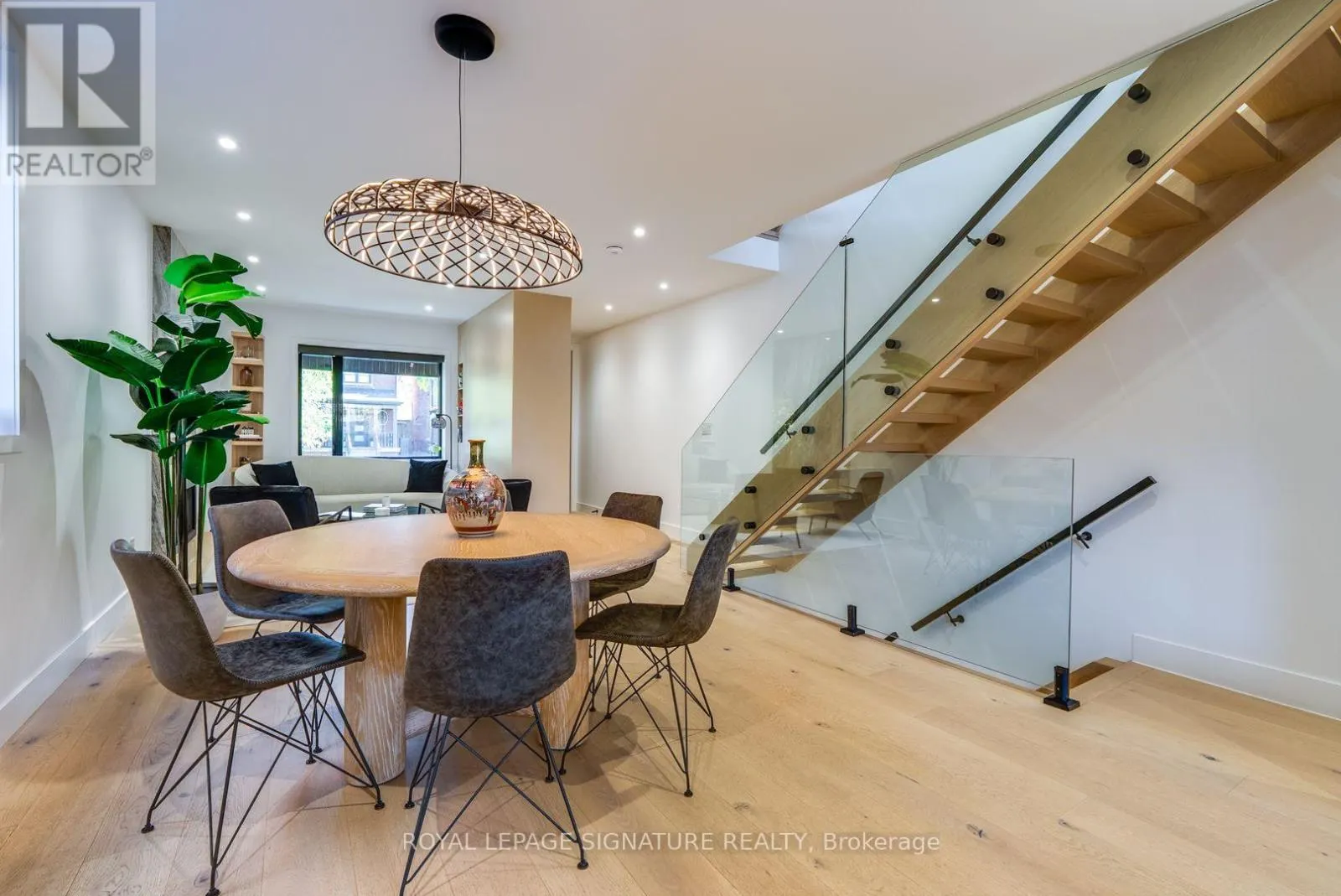 182 BEATRICE STREET