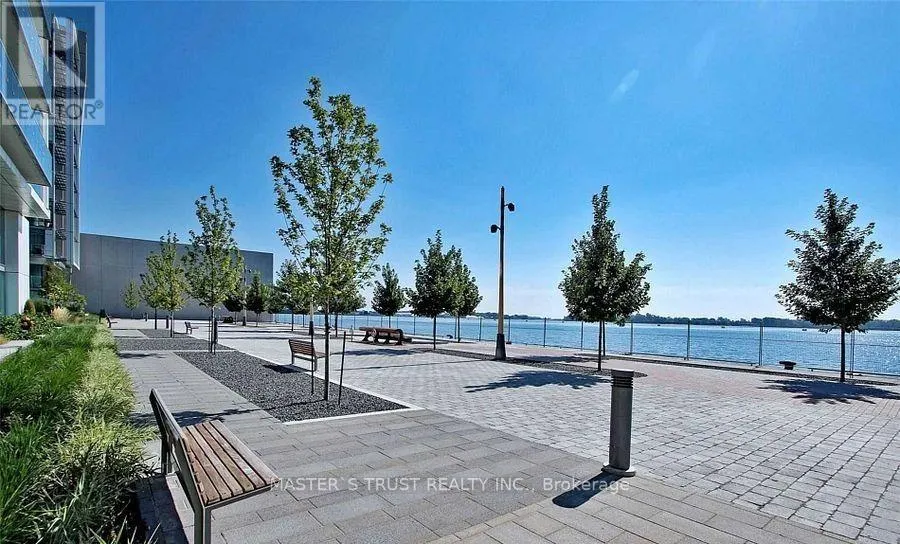731 - 39 QUEENS QUAY E