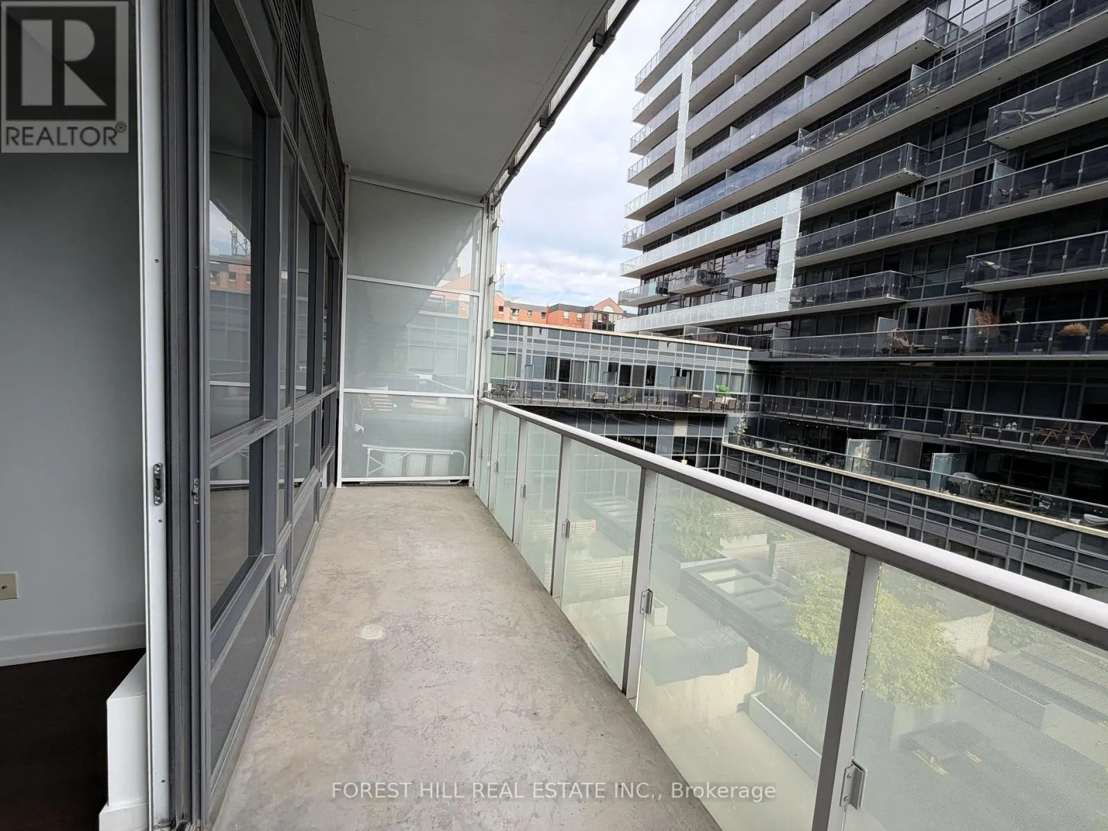 440 - 1030 KING STREET W