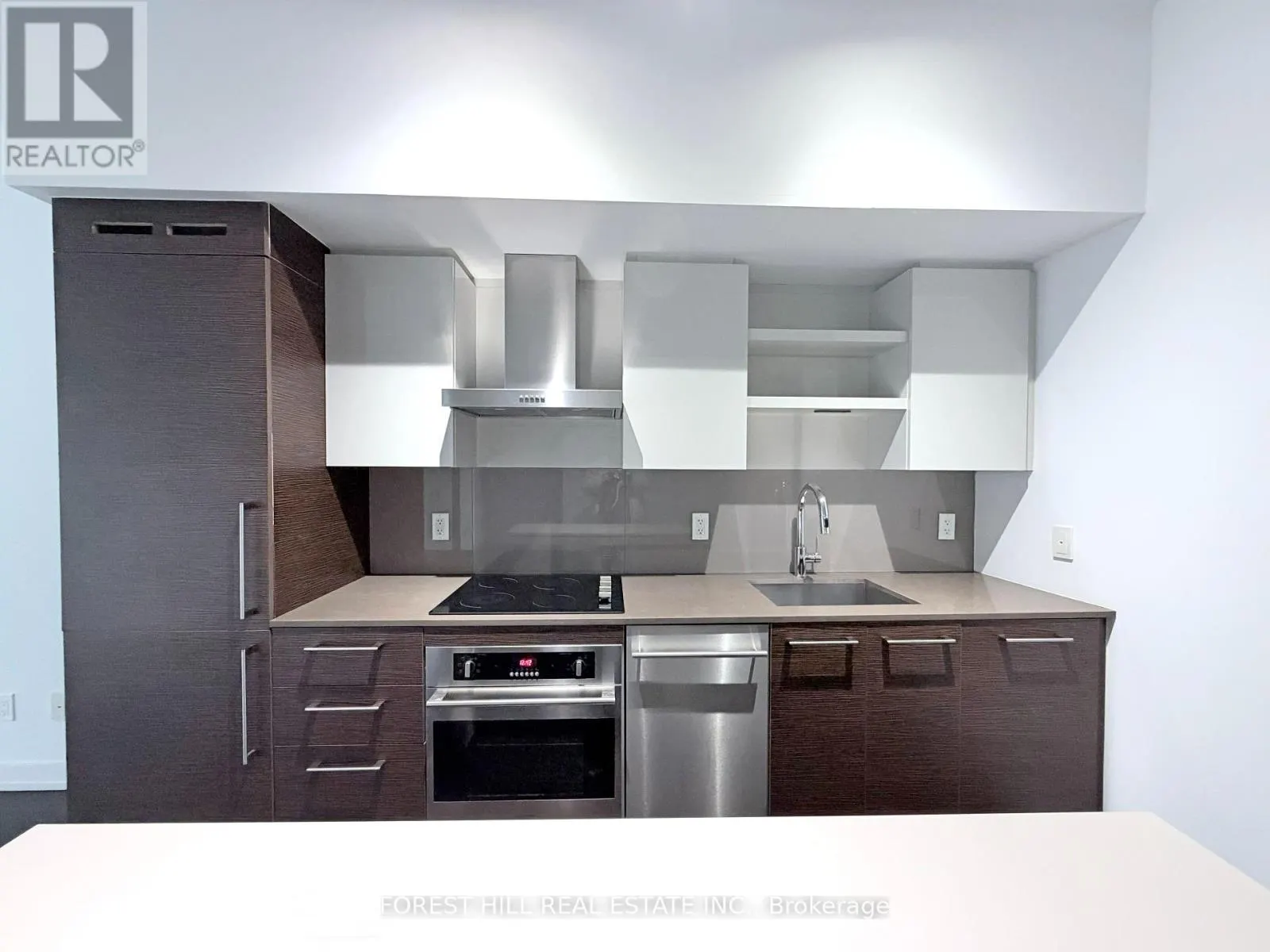440 - 1030 KING STREET W