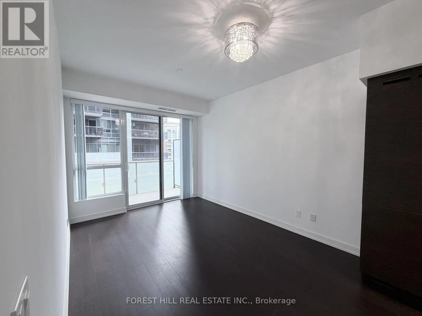 440 - 1030 KING STREET W