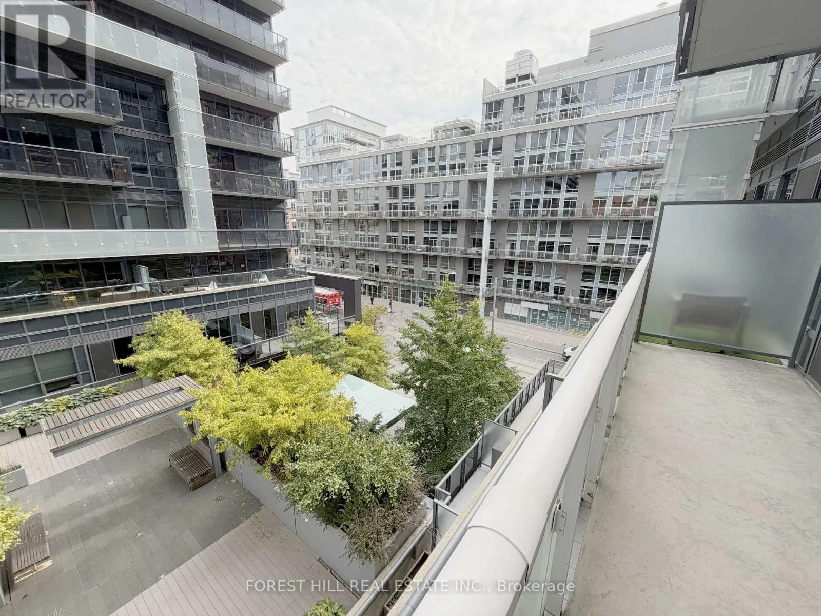 440 - 1030 KING STREET W