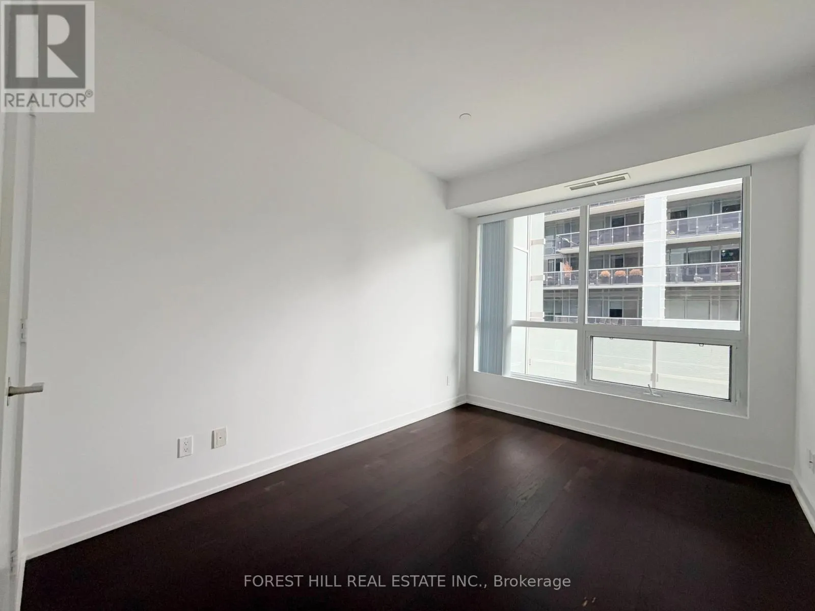 440 - 1030 KING STREET W