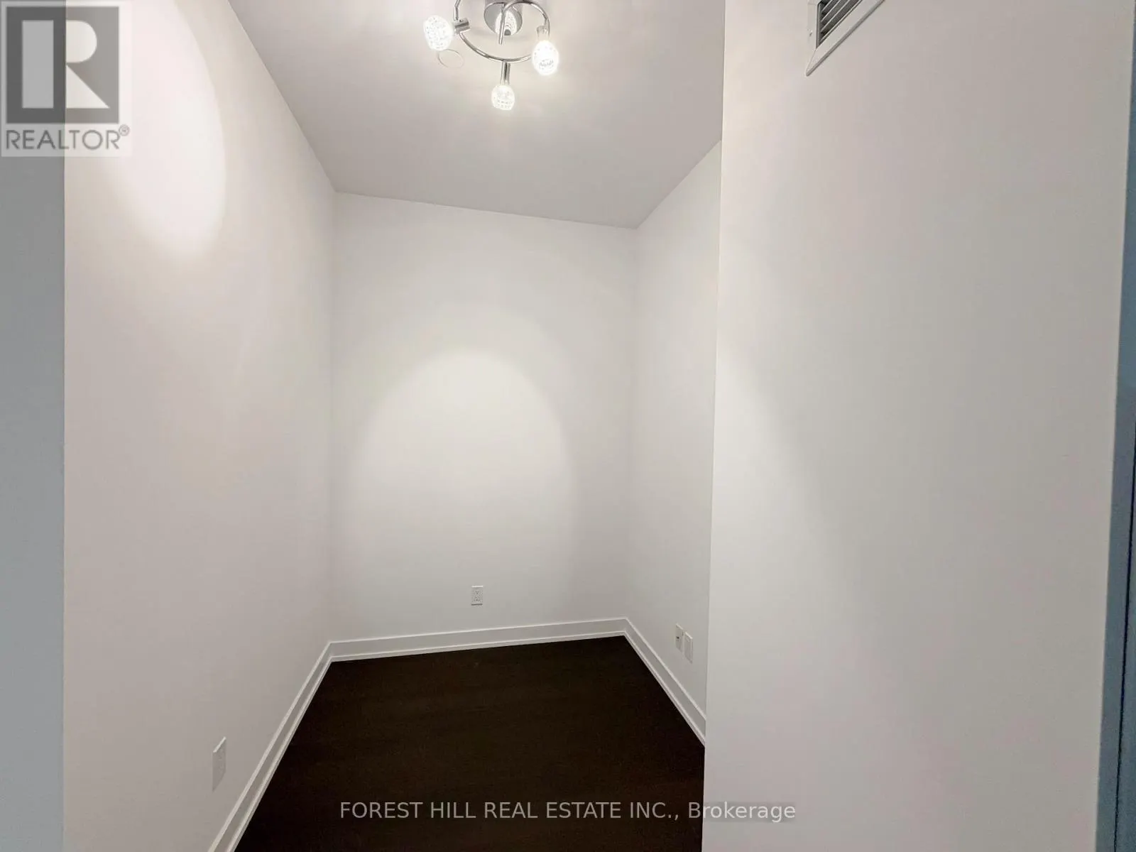440 - 1030 KING STREET W