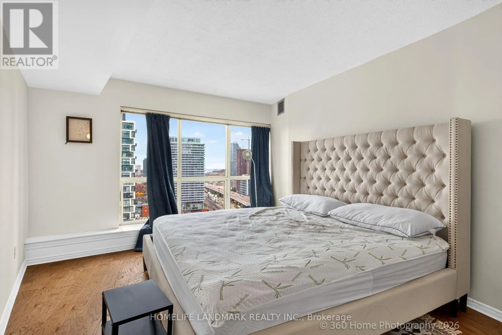 2615 - 25 THE ESPLANADE AVENUE