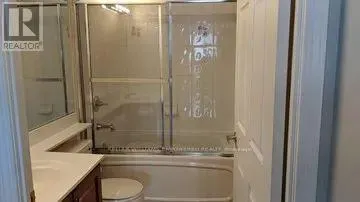 318 - 18 KENASTON GARDENS