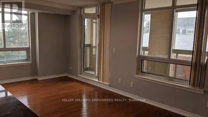 318 - 18 KENASTON GARDENS