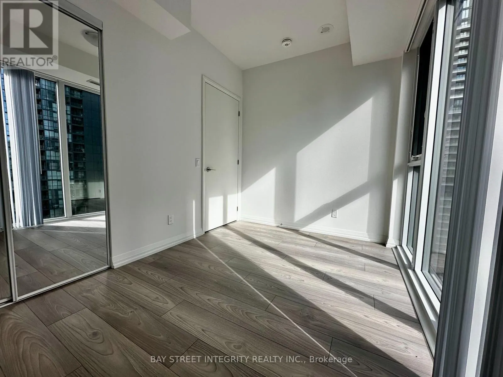 3108 - 400 KING STREET W