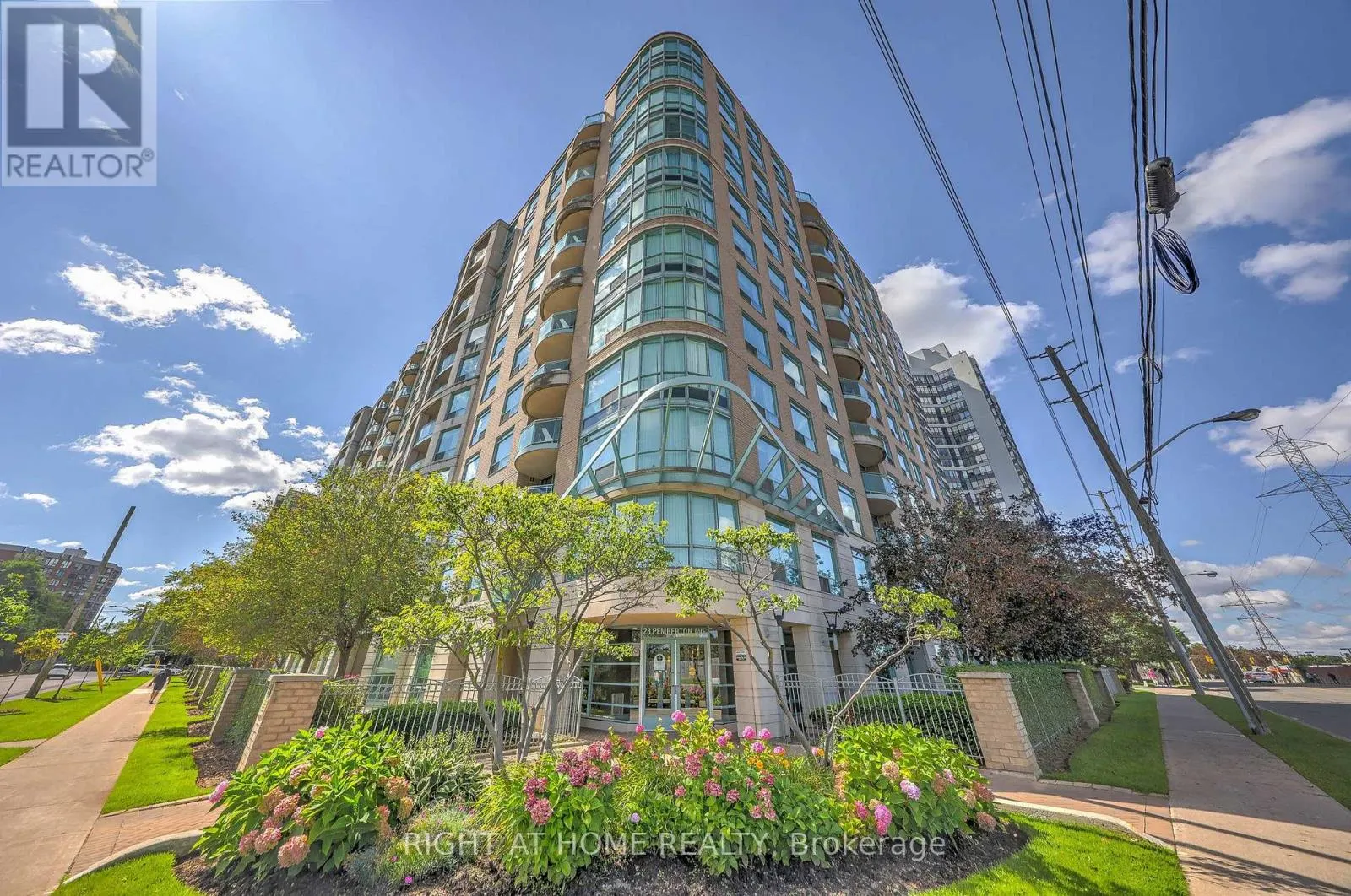 706 - 28 PEMBERTON AVENUE