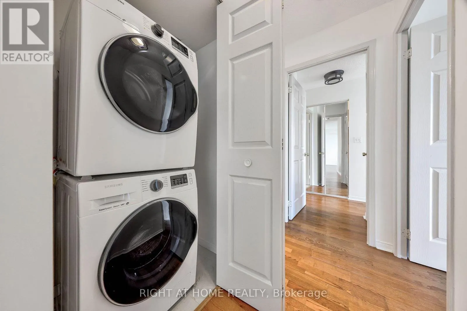 706 - 28 PEMBERTON AVENUE