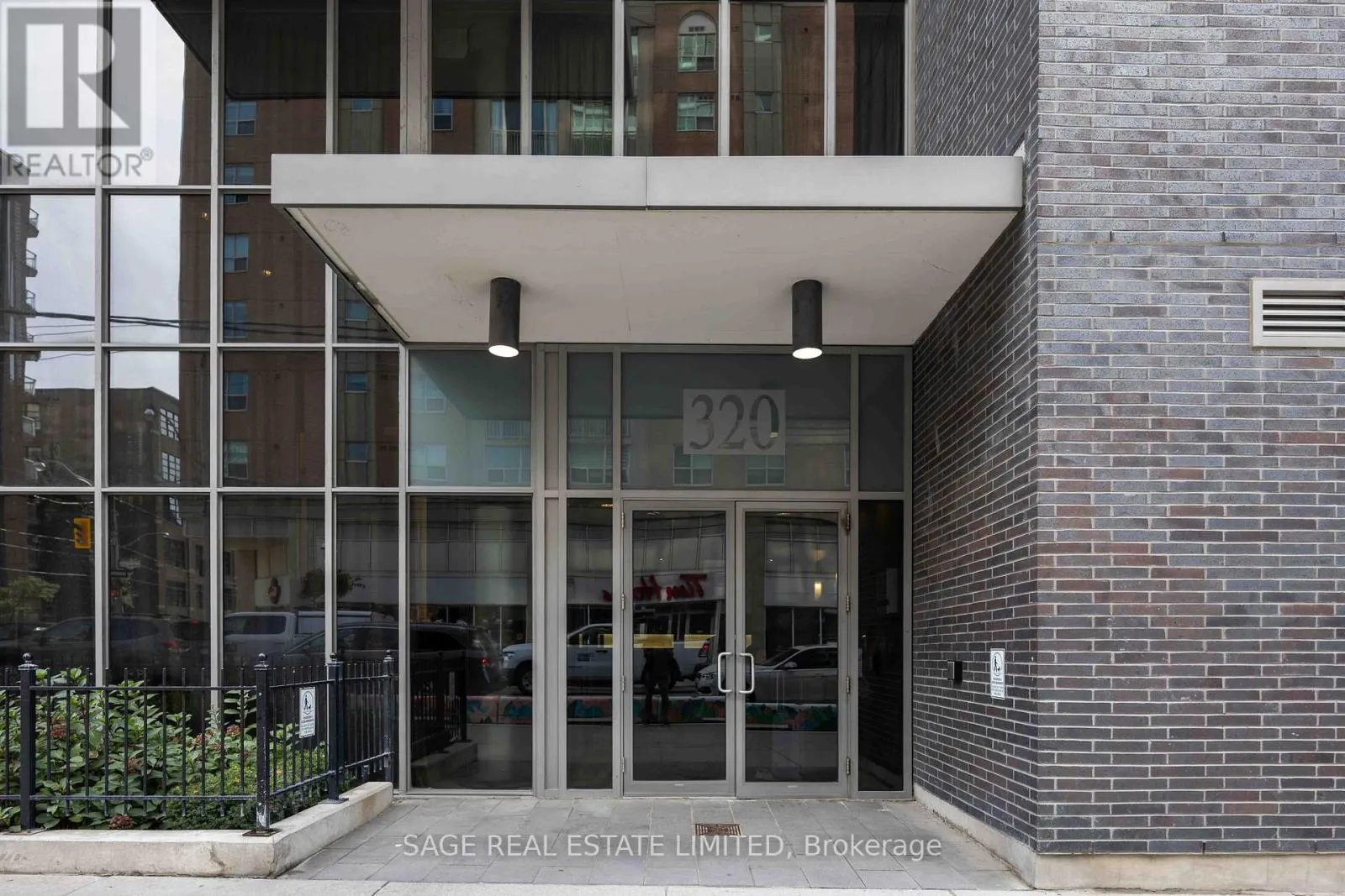 1115 - 320 RICHMOND STREET E